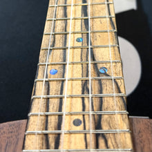 Load image into Gallery viewer, 【預售】100% Handmade Oulcraft Walnut / Pale Moon Ebony 23&quot; Concert Ukulele
