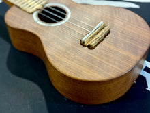 Load image into Gallery viewer, 【預售】100% Handmade Oulcraft Walnut / Pale Moon Ebony 23&quot; Concert Ukulele
