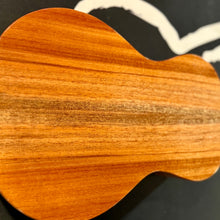 Load image into Gallery viewer, KoAloha All Solid Hawaiian KOA 23&quot; Concert 夏威夷相思木全實木 Concert Ukulele
